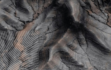 Abstrakte Makroaufnahme von Felsen als Drohnenbild
